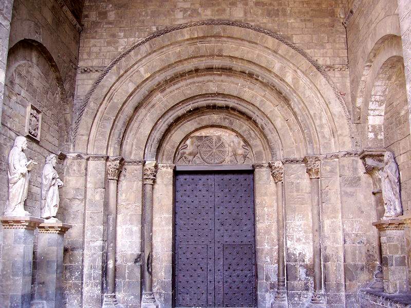 Catedral de San Pedro, en Jaca: atrio