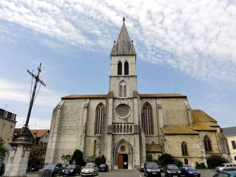 Orthez: iglesia gótica de Saint-Pierre
