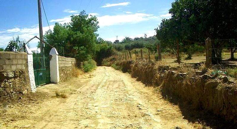 La calzada romana cerca de Alcuéscar