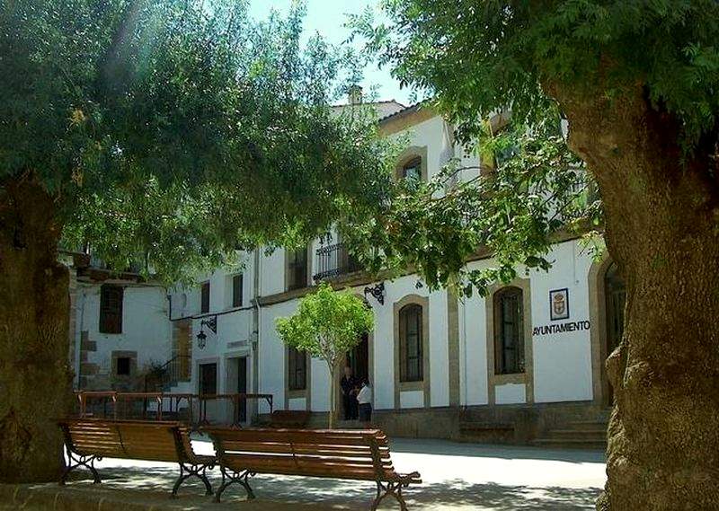 Plaza Mayor de Baños de Montemayor
