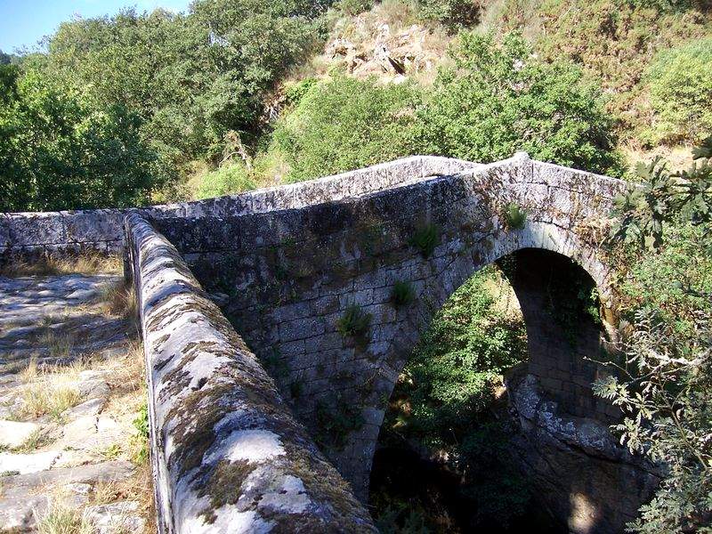 Puente medieval sobre el río Deza (I)