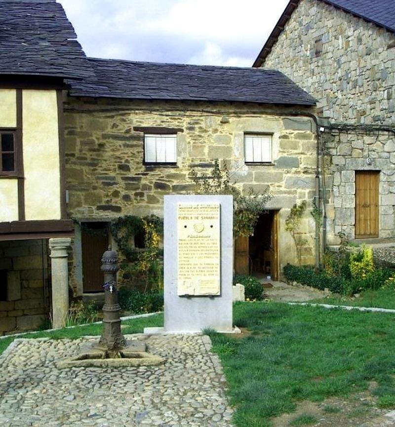 Placa conmemorativa en Puebla de Sanabria